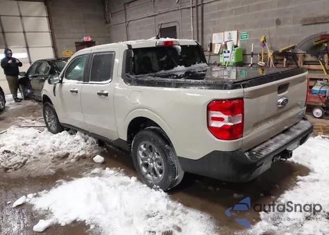 2024 Ford Maverick Xlt z USA, uszkodzony, nr VIN 3FTTW8J96RRA41043